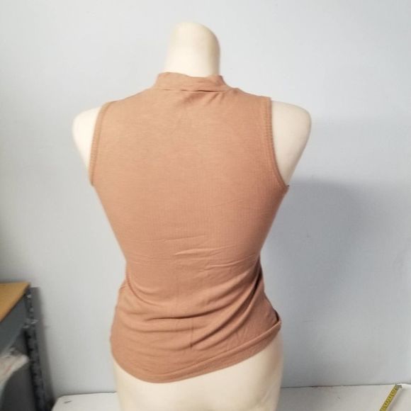 Level up sleeveless small top tank womens - Picture 2 of 9